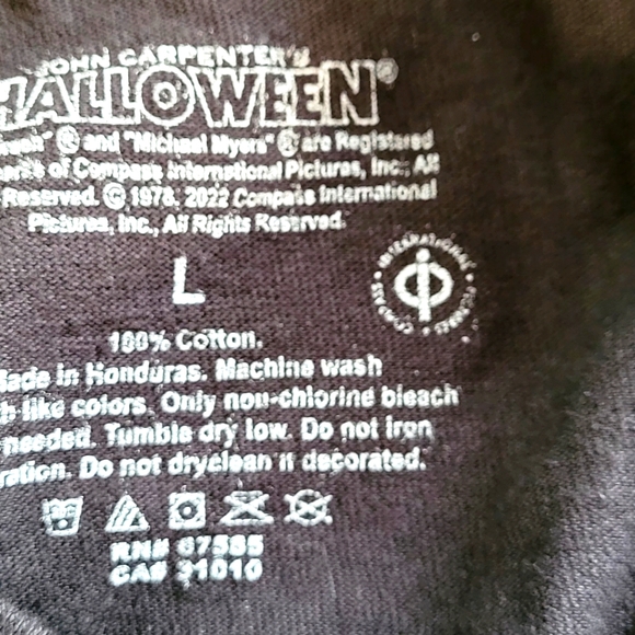 Authentic John Carpenters, Halloween Michael Myers, graphic tee NEW CONDITION - Picture 7 of 7